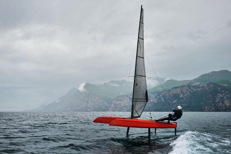 Лодка взлетела