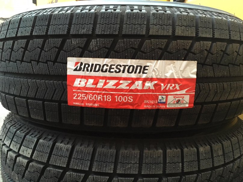 Bridgestone 225/50r17 Blizzak VRX