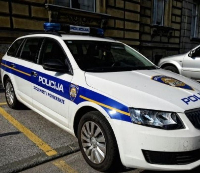 Машины сербской полиции