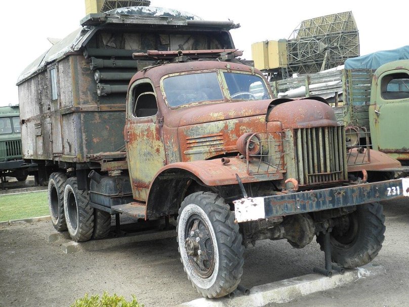 Грузовик ЗИС-151