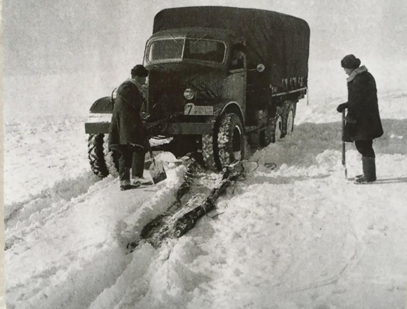 ЗИС-151 С передними сдвоенными колёсами.