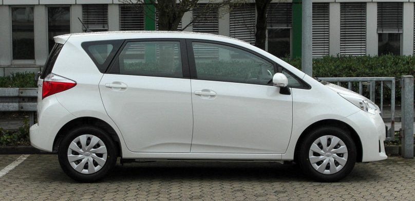 Тойота хэтчбек 2011