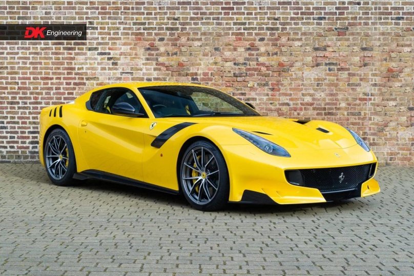 Ferrari f12 TDF (350 K)