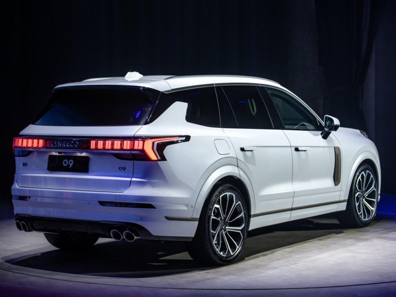 Кроссовер Lynk &amp; co 09