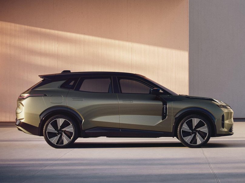 Lynk &amp; co 08 кроссовер