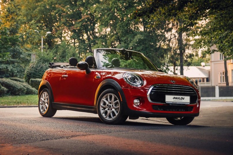 Mini Cabrio Cooper коричневый