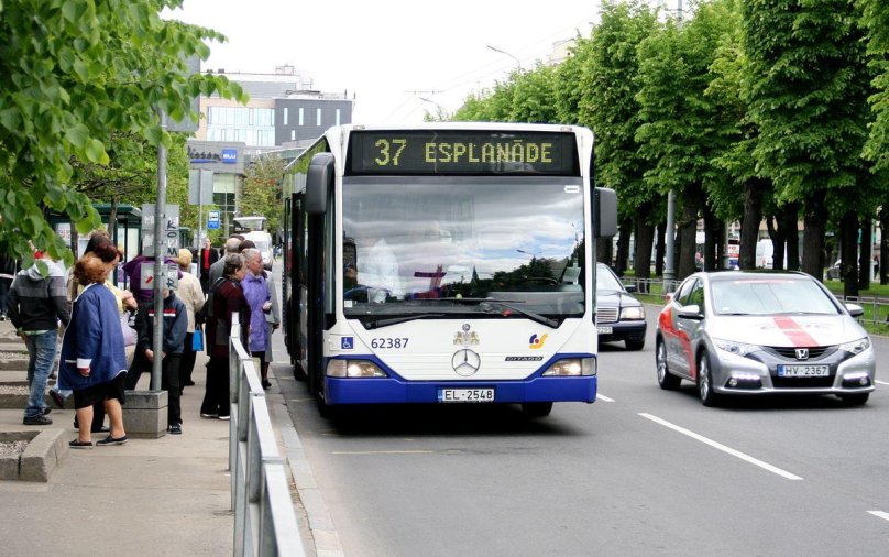 Общественный транспорт в Риге фото