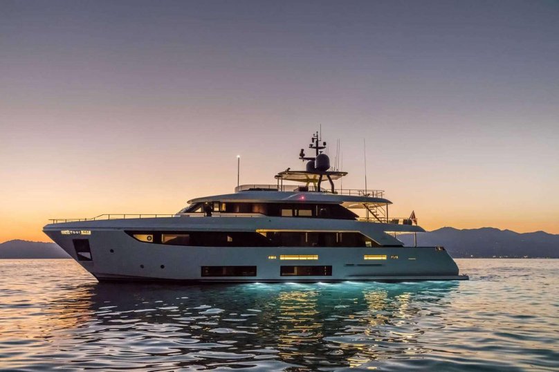 Яхта Navetta 37