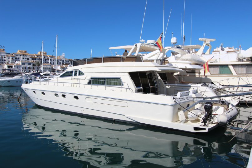 Яхта Ferretti 52 1989 года цены