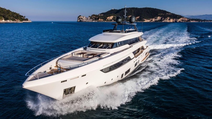 Custom line Navetta 37