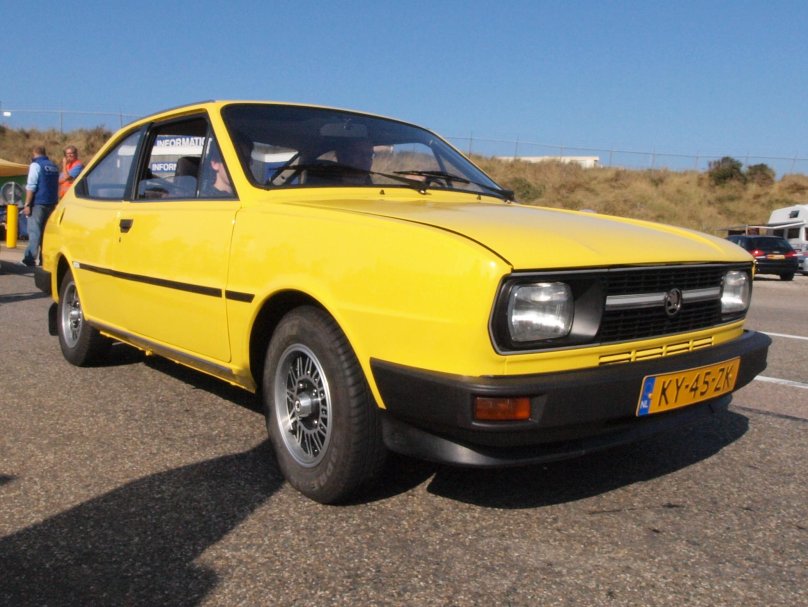 Skoda Rapid купе