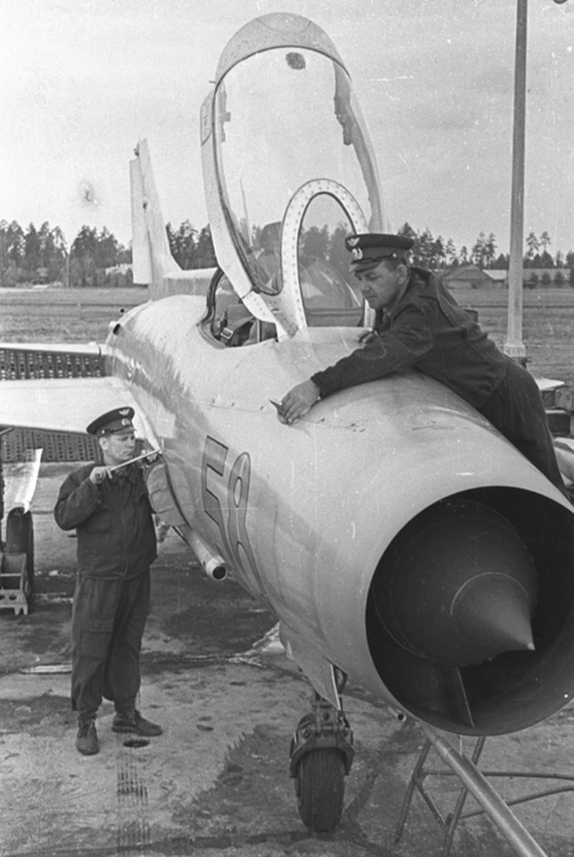 Миг-21 истребитель