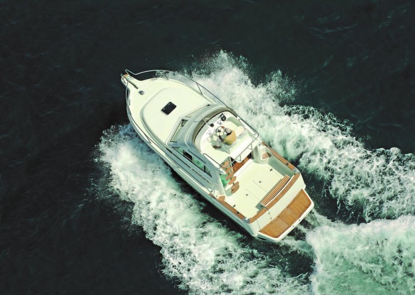 Яхта леопард спорт 23