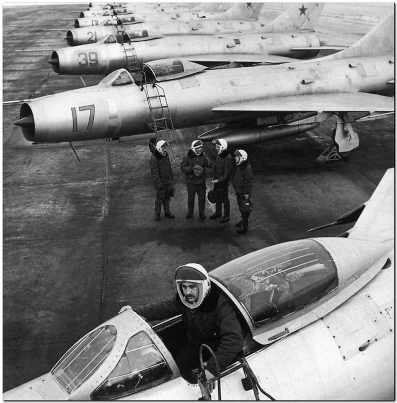 Су-9 самолет