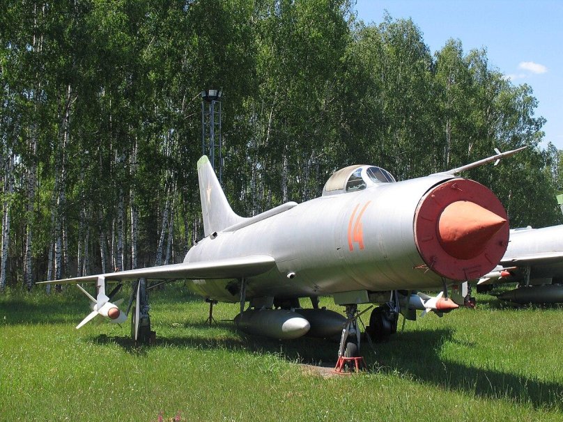 Су-11 самолет