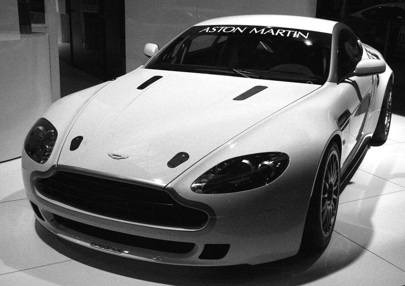 Aston Martin Vantage gt4