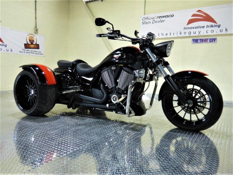 Трайк Triumph Rewaco