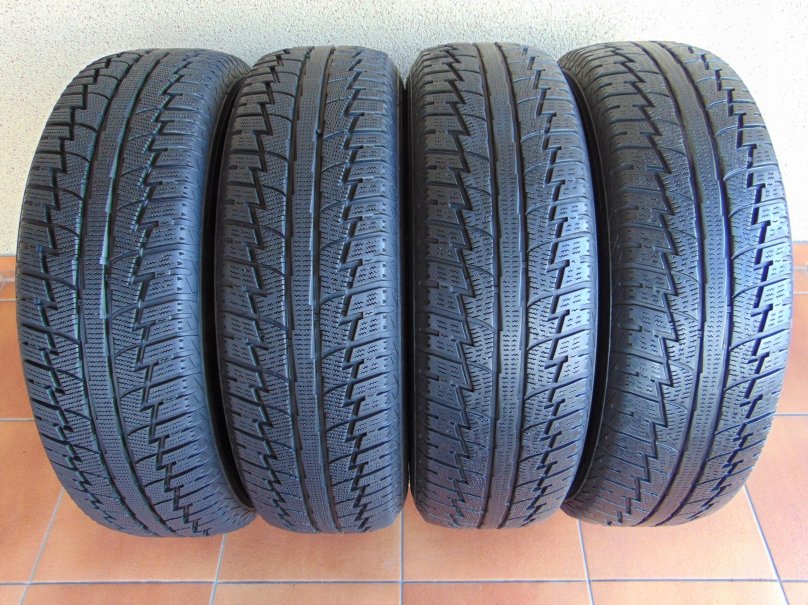 Cooper Evolution CTT 235/55 r18
