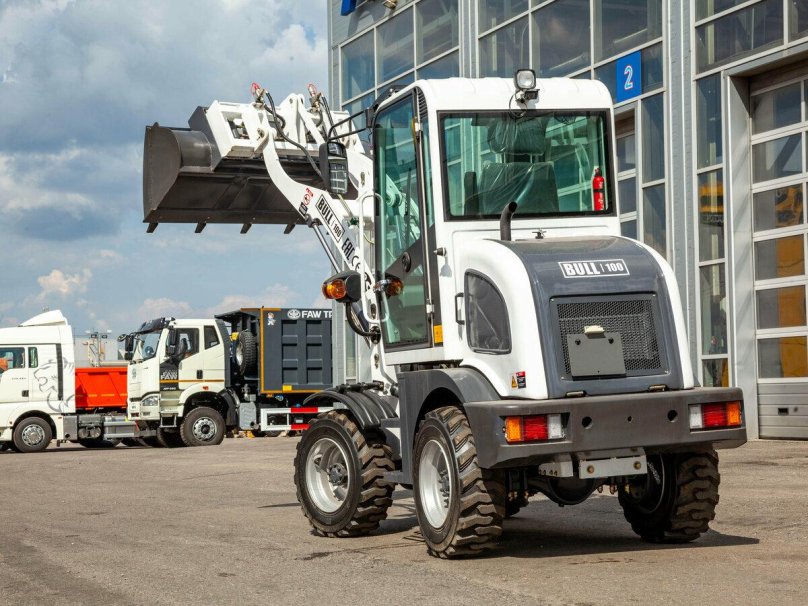 Фронтальный погрузчик goodwork lx180f