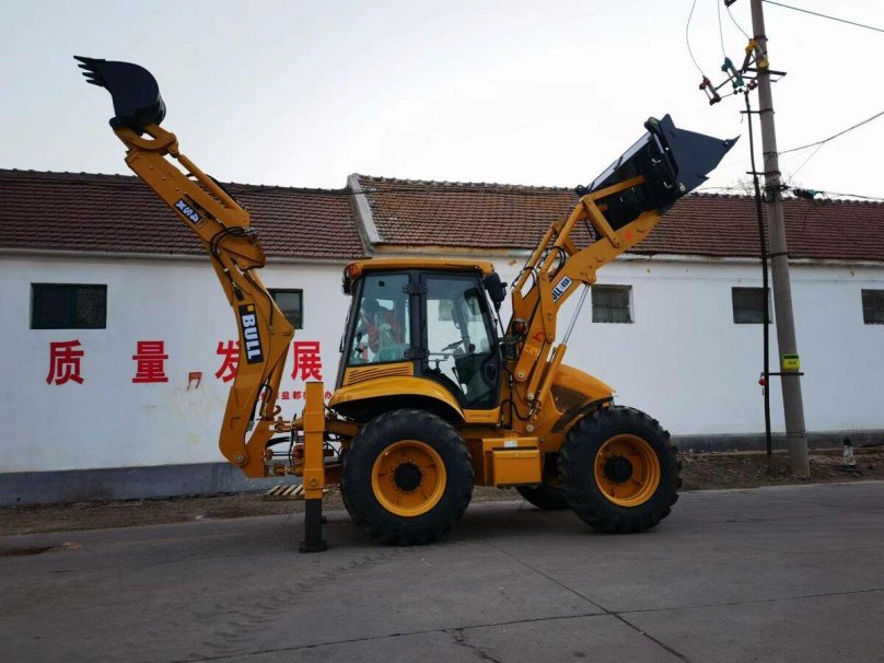 Экскаватор-погрузчик bull 4sx