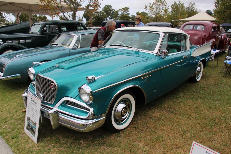 Студебеккер Голден Хоук