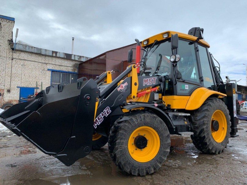 Экскаватор-погрузчик MST m542 Plus