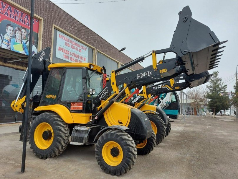 Экскаватор-погрузчик MST 644 Plus