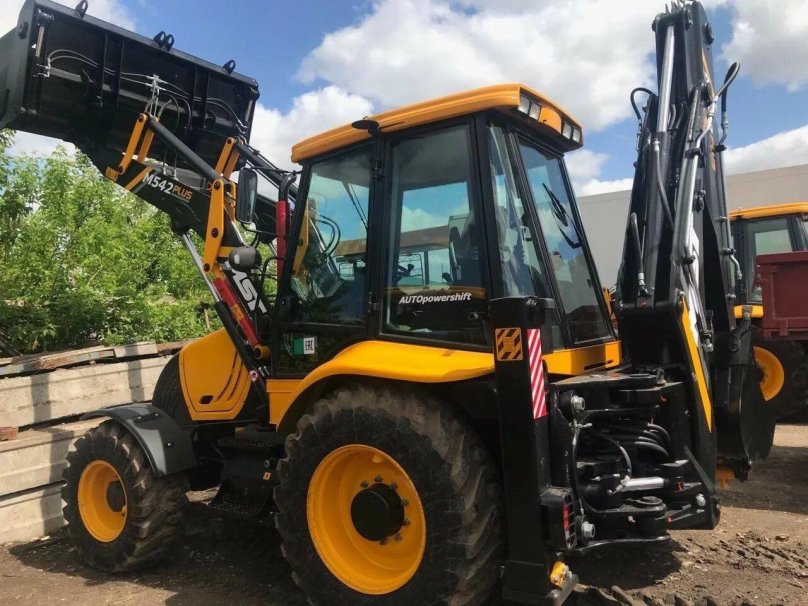 Экскаватор погрузчик МСТ м542