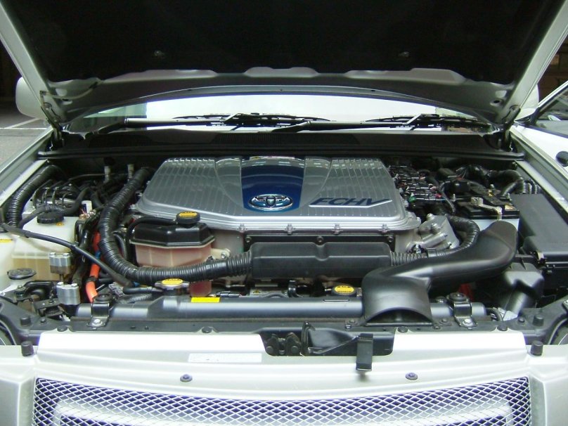 Where is the engine Control Unit Lincoln MKT