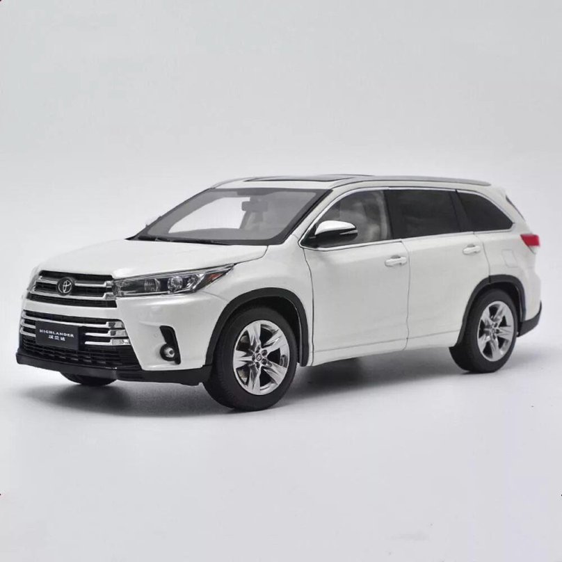 Тойота хайлендер 2018 белый