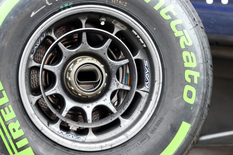 Колёсная гайка формула 1