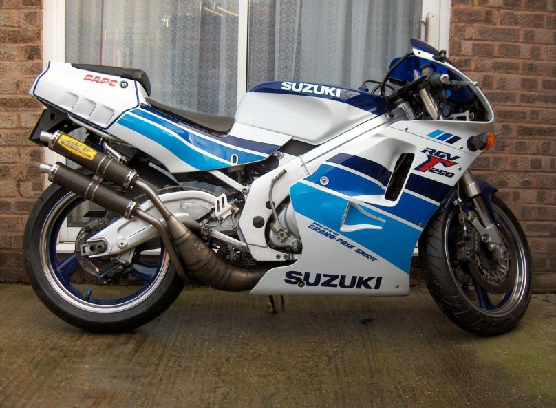Suzuki RGV 250