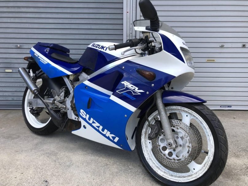 Suzuki RGV 250 Gamma VJ 22