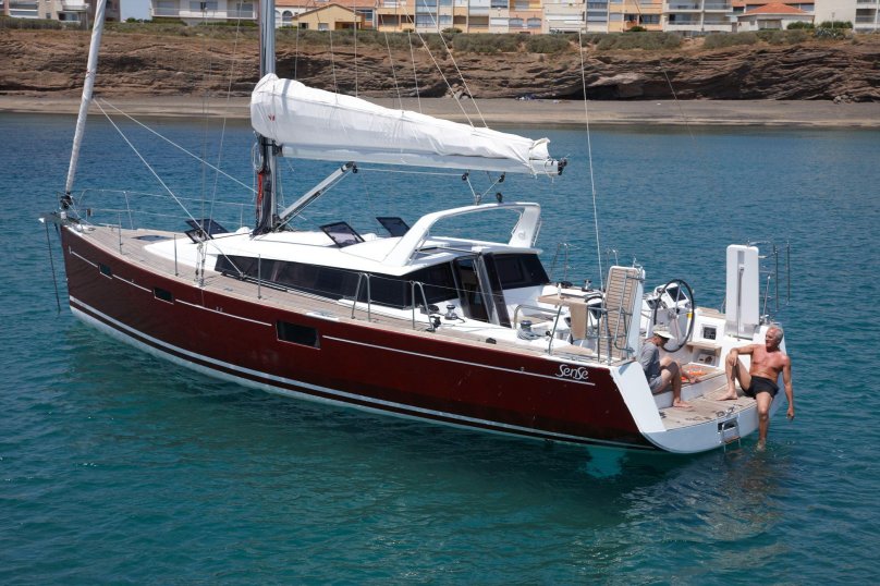 Парусная яхта Beneteau sense 43