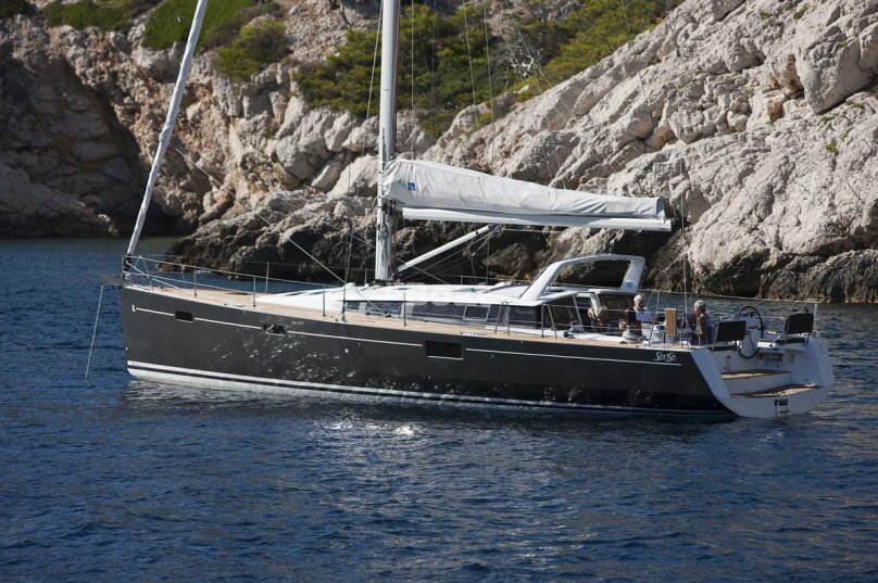 Яхта Beneteau 50