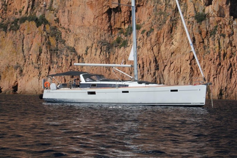 Яхта Beneteau 50