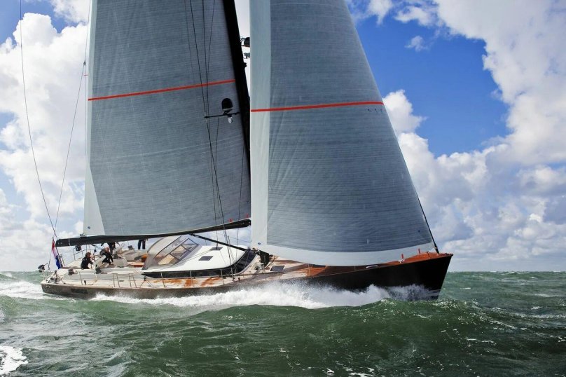 Парусная яхта Hallberg-Rassy 48