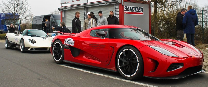 Pagani vs Koenigsegg