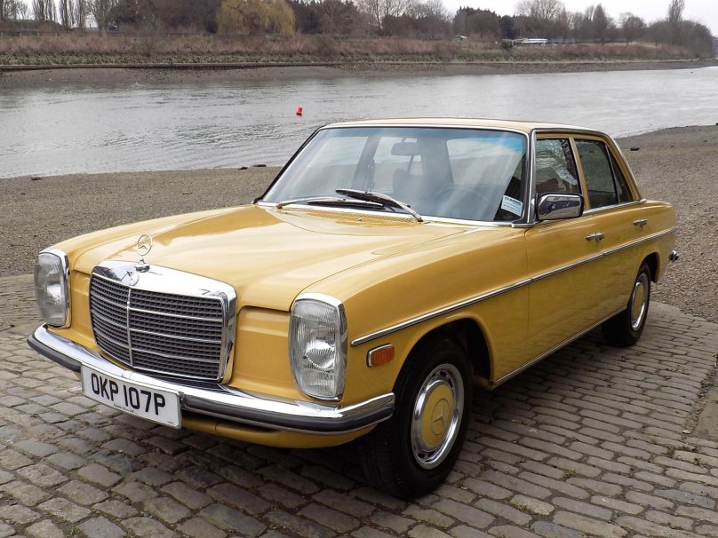 Mercedes Benz w114