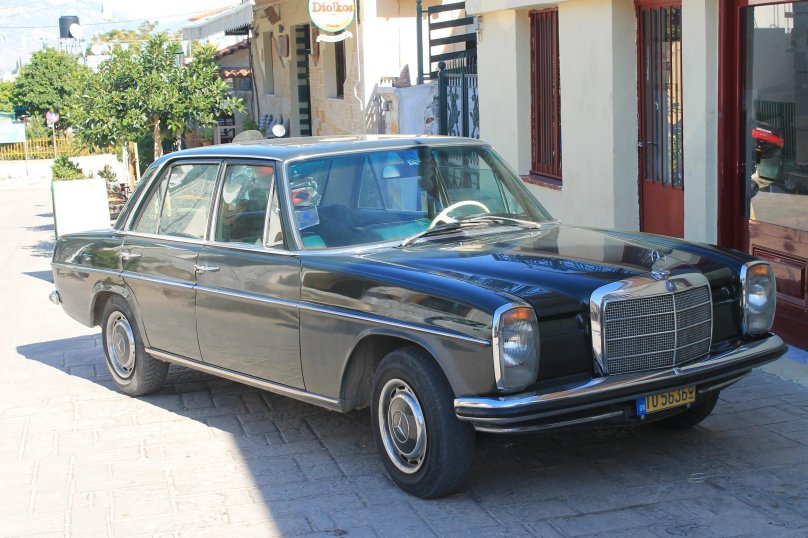 Mercedes-Benz 200 (w115)