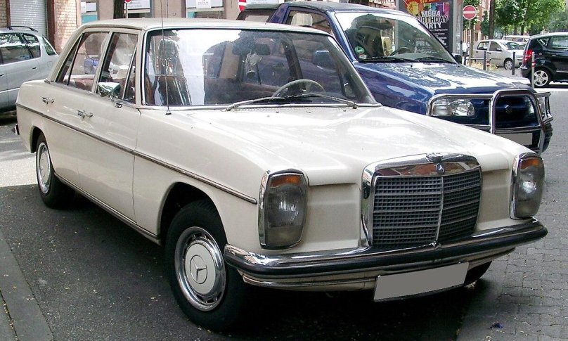 Mercedes Benz w114