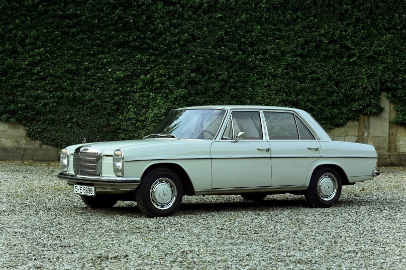 Mercedes-Benz 200 (w115)