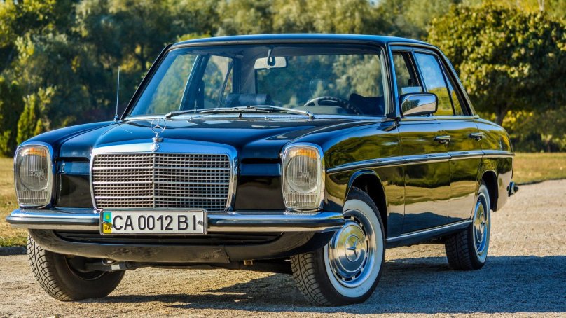 Mercedes Benz w114