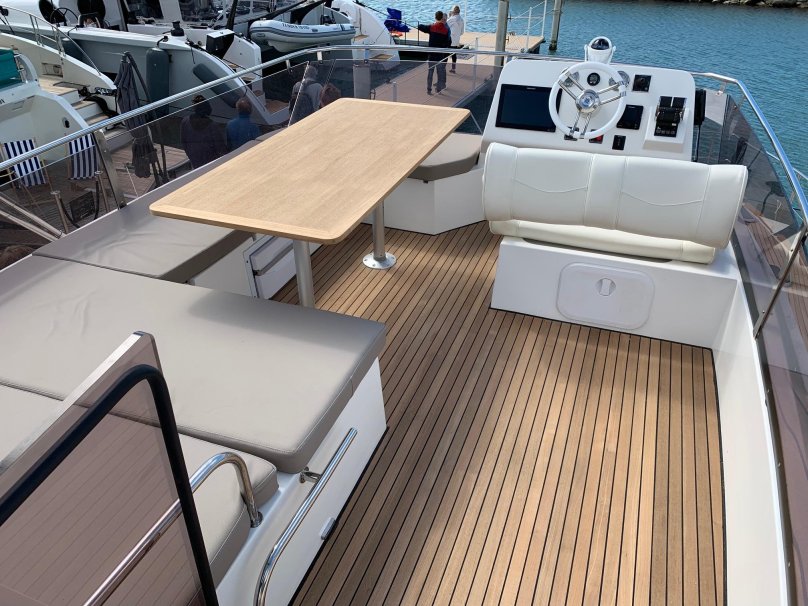 Aventura 14 Power Catamaran