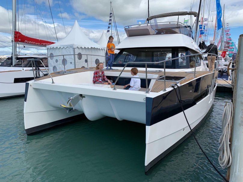 Катамаран Авентура 23.5