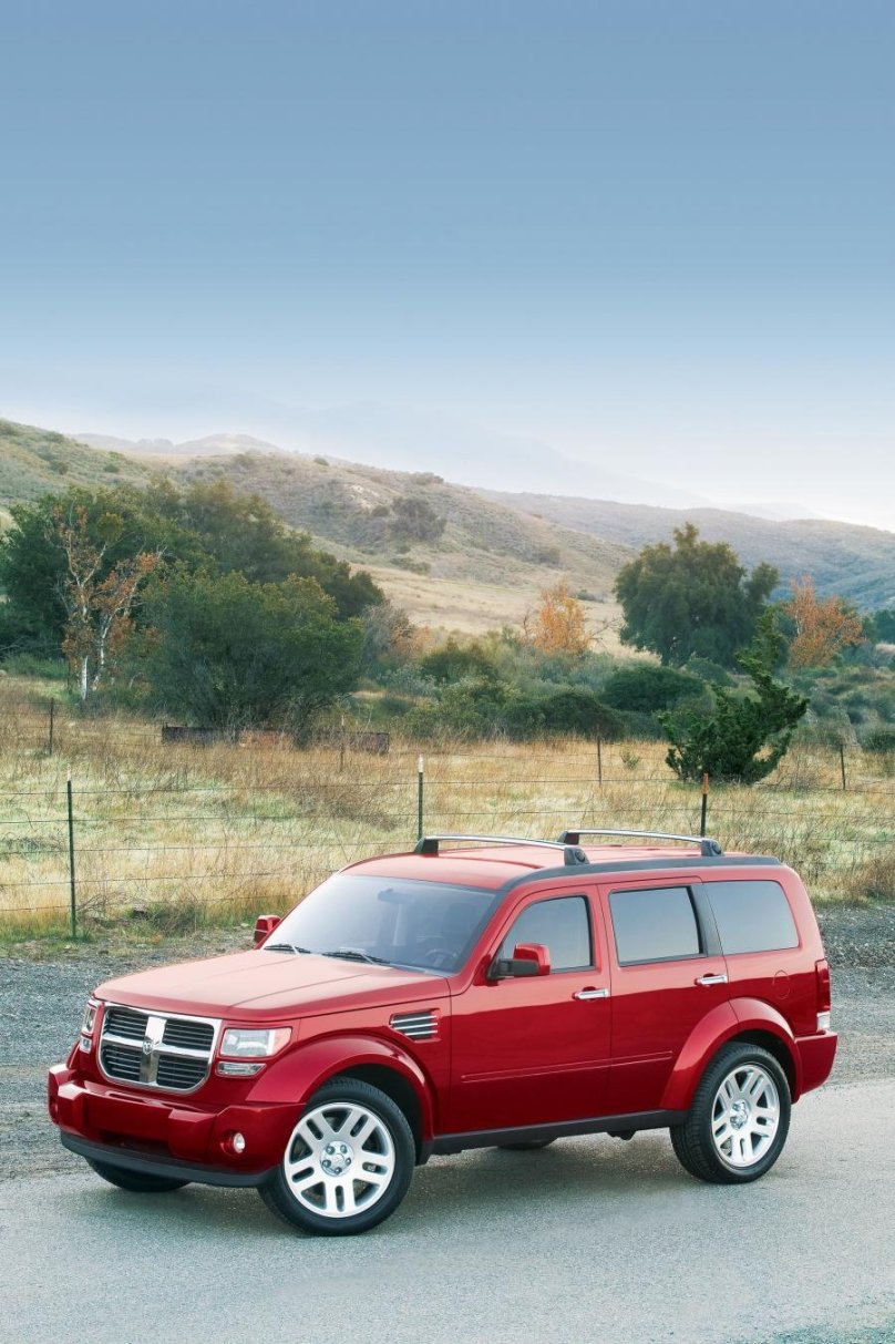 Додж нитро 2005