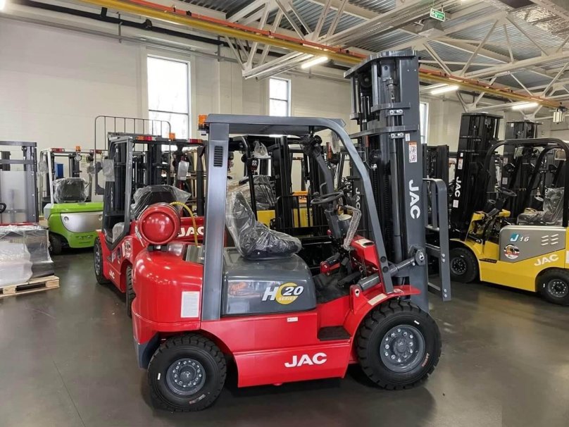 Автопогрузчик JAC 20