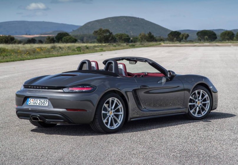 Порше Boxster 718