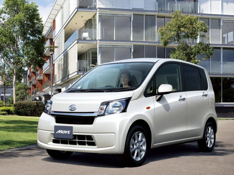 Daihatsu move 5 (2010-2014)