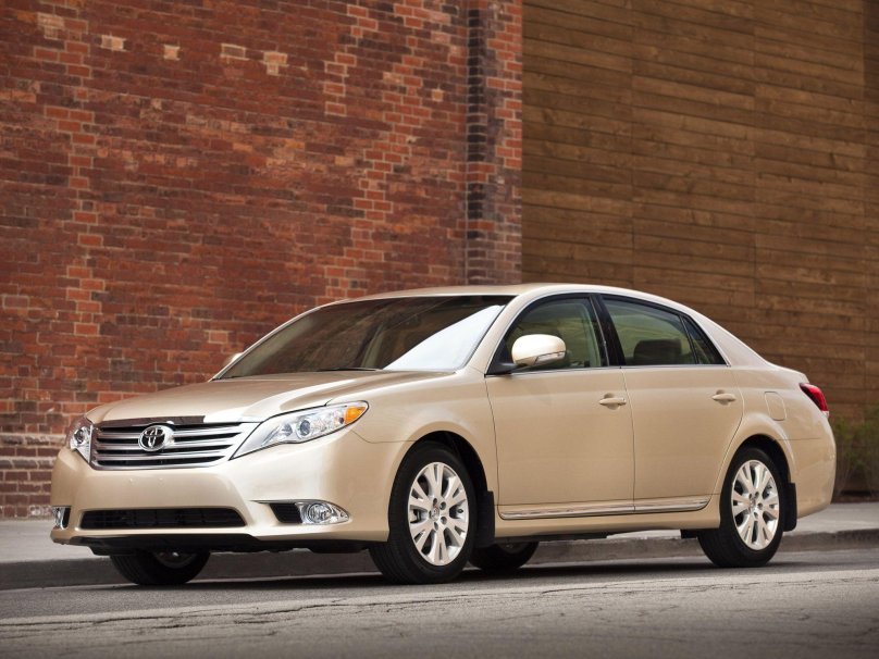 Тойота Авалон 2010